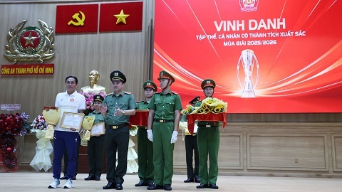 CLB CA TP.HCM tổ chức lễ mừng công